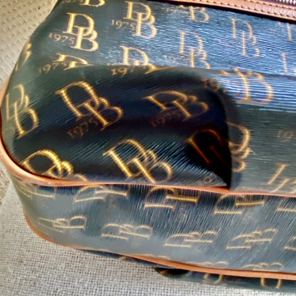 Dooney and Bourke east west Collins bag - Picture 6 of 16